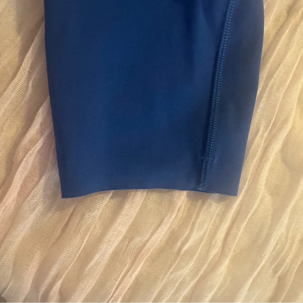 Lululemon Leggings NWOT Size 4 - Picture 3 of 5